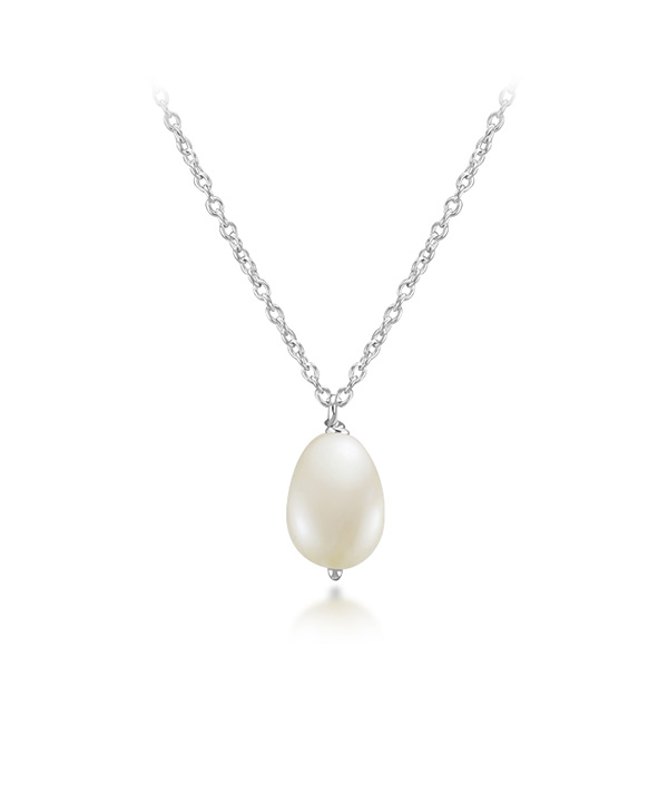 925 Sterling silver necklace with fresh water pearl.