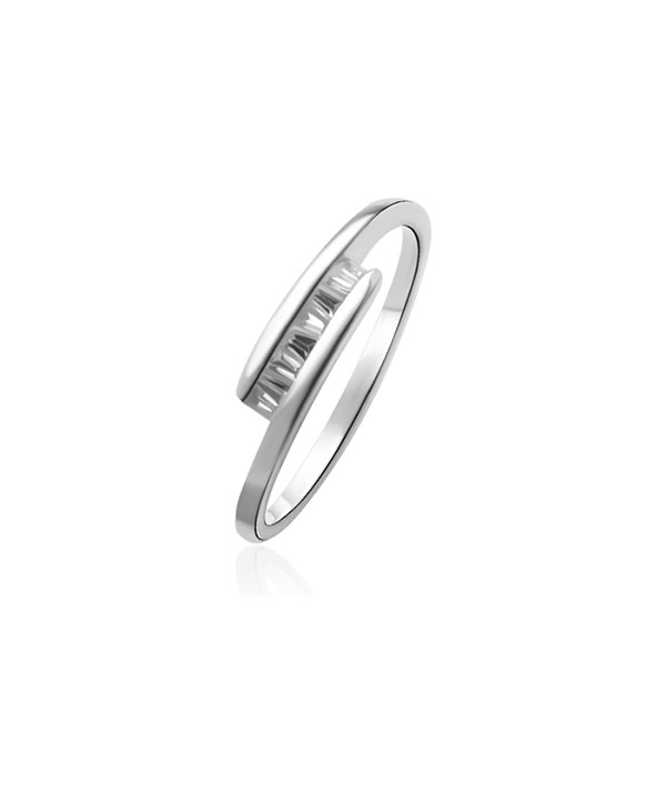 925 Sterling silver ring with cubic zircon.