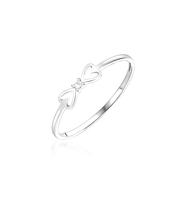 925 Sterling silver ring with cubic zircon.