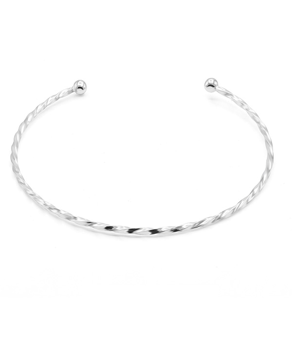 925 Sterling silver bangle.