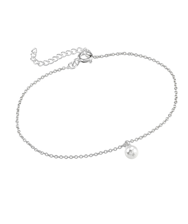925 Sterling silver bracelet with synthetic pearl.