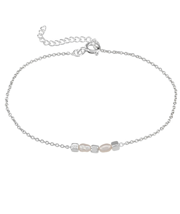 925 Sterling silver bracelet with fresh water pearl.