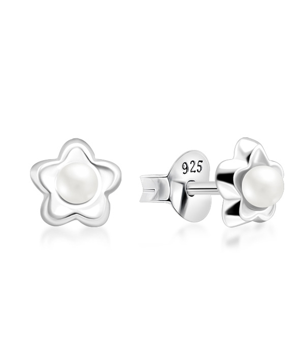 925 Sterling silver stud with synthetic pearl.