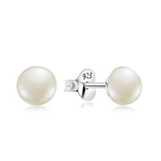 925 Sterling silver stud with fresh water pearl.