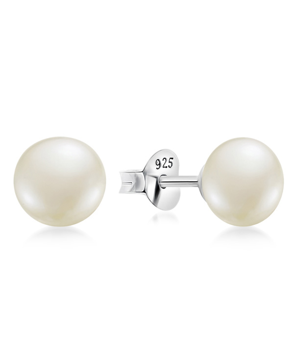 925 Sterling silver stud with fresh water pearl.