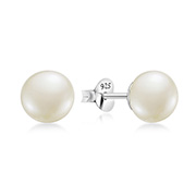 925 Sterling silver stud with fresh water pearl.