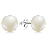 925 Sterling silver stud with fresh water pearl.