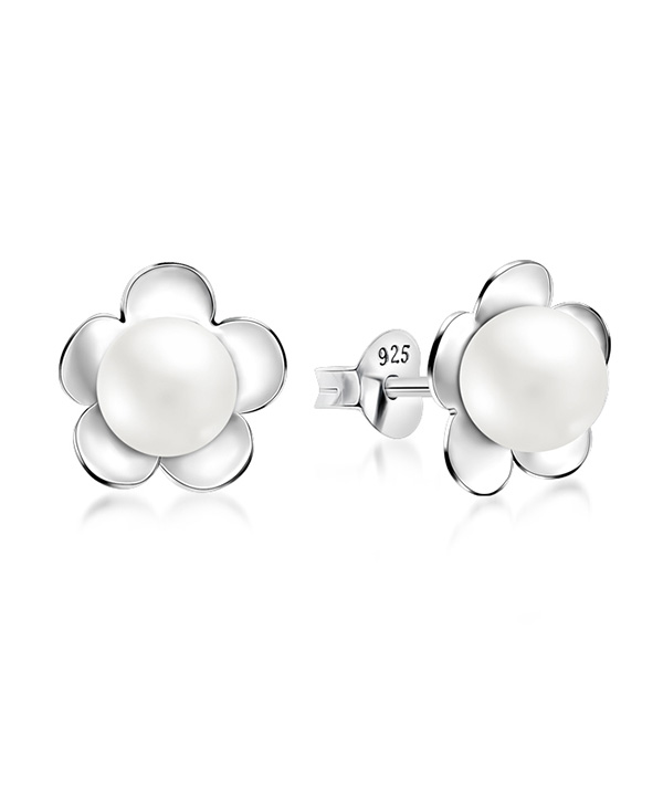 925 Sterling silver stud with synthetic pearl.