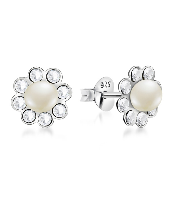 925 Sterling silver stud with fresh water pearl.