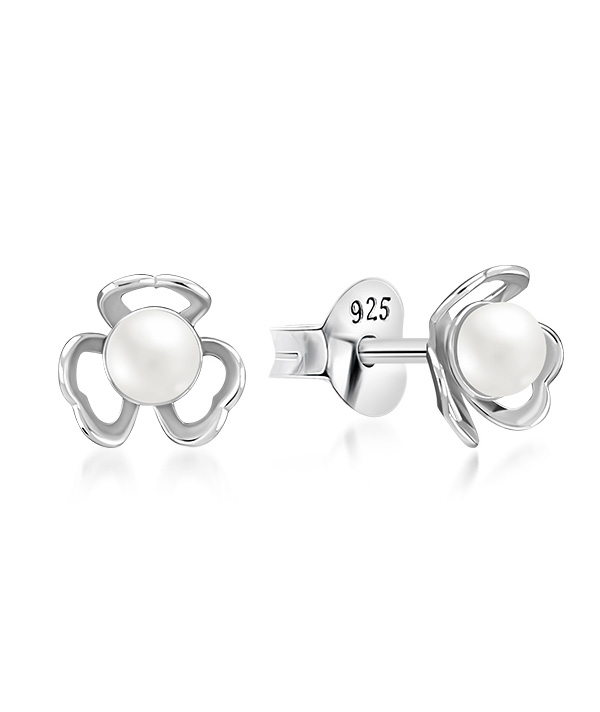 925 Sterling silver stud with synthetic pearl.