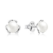 925 Sterling silver stud with synthetic pearl.