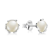 925 Sterling silver stud with fresh water pearl.