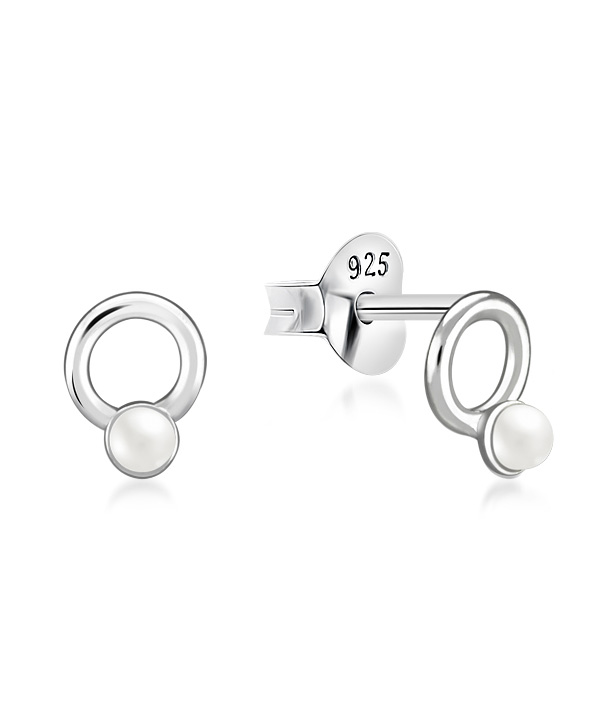 925 Sterling silver stud with synthetic pearl.