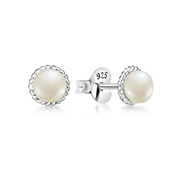 925 Sterling silver stud with fresh water pearl.