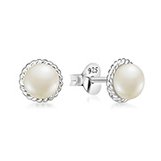 925 Sterling silver stud with fresh water pearl.