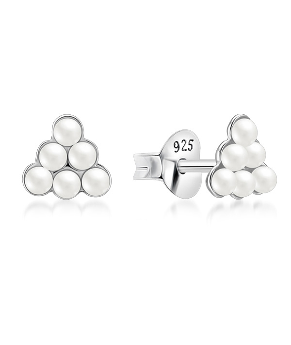925 Sterling silver stud with synthetic pearl.