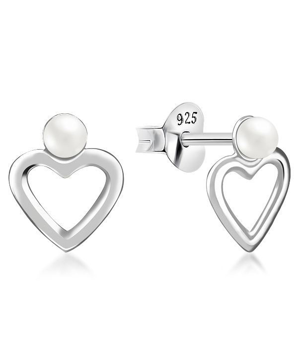 925 Sterling silver stud with synthetic pearl.