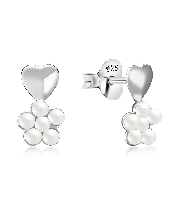 925 Sterling silver stud with synthetic pearl.
