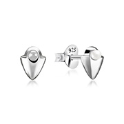 925 Sterling silver stud with synthetic pearl.