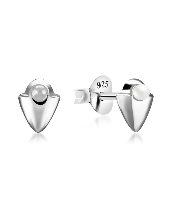 925 Sterling silver stud with synthetic pearl.