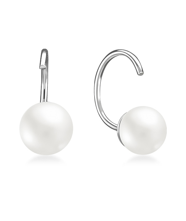 925 Sterling silver earring with synthetic pearl.