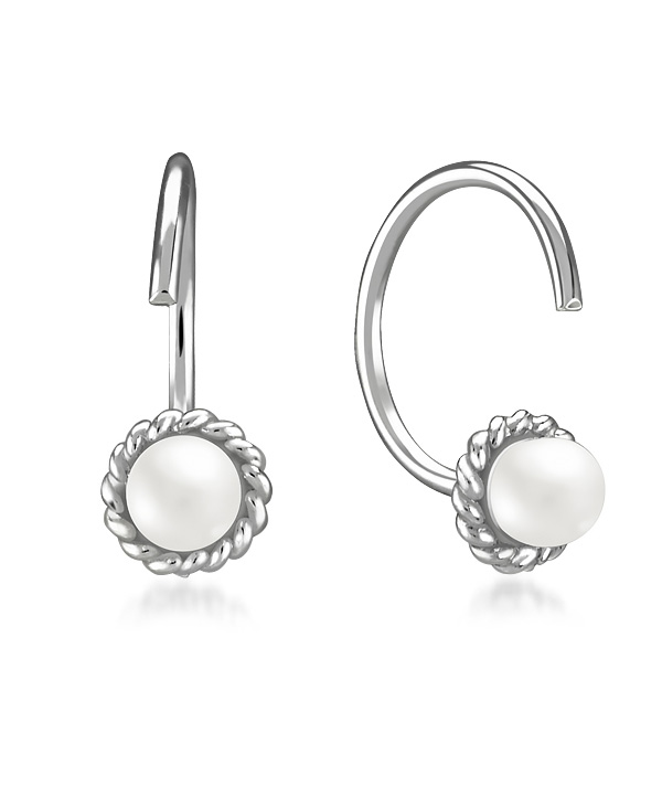 925 Sterling silver earring with synthetic pearl.
