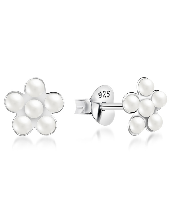 925 Sterling silver stud with synthetic pearl.