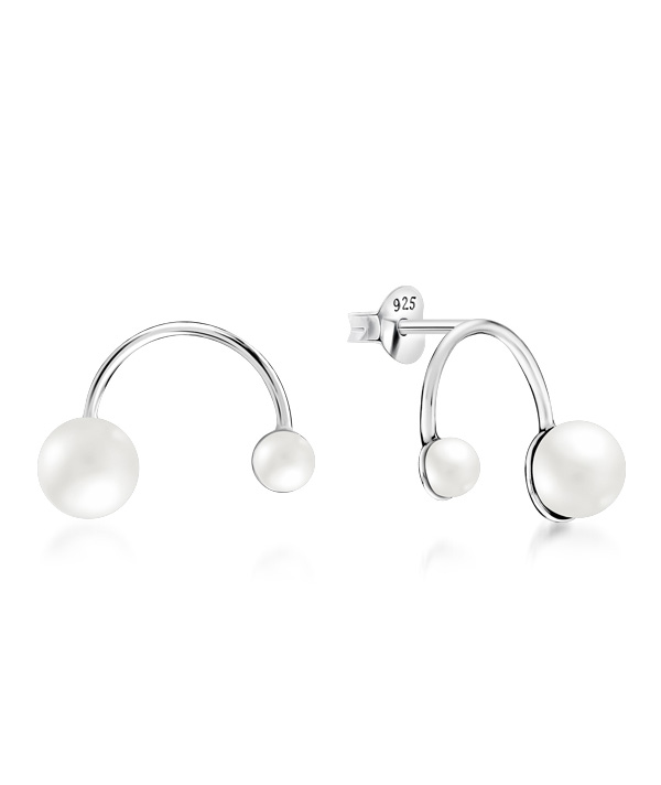 925 Sterling silver stud with synthetic pearl.