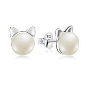 925 Sterling silver stud with fresh water pearl.