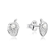925 Sterling silver stud with synthetic pearl.