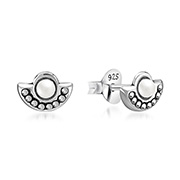 925 Sterling silver stud with synthetic pearl.