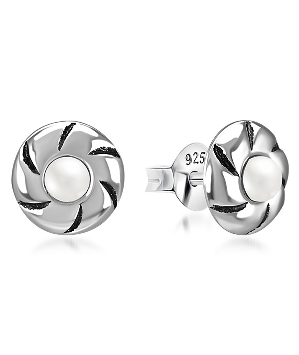 925 Sterling silver stud with synthetic pearl.