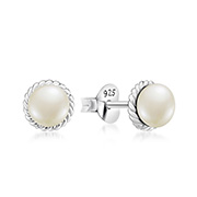 925 Sterling silver stud with fresh water pearl.