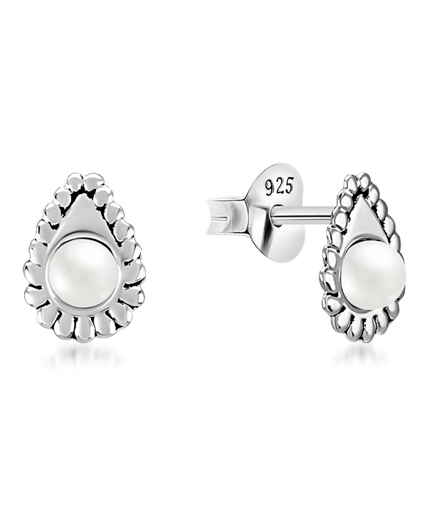 925 Sterling silver stud with synthetic pearl.