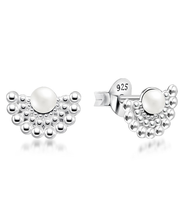 925 Sterling silver stud with synthetic pearl.