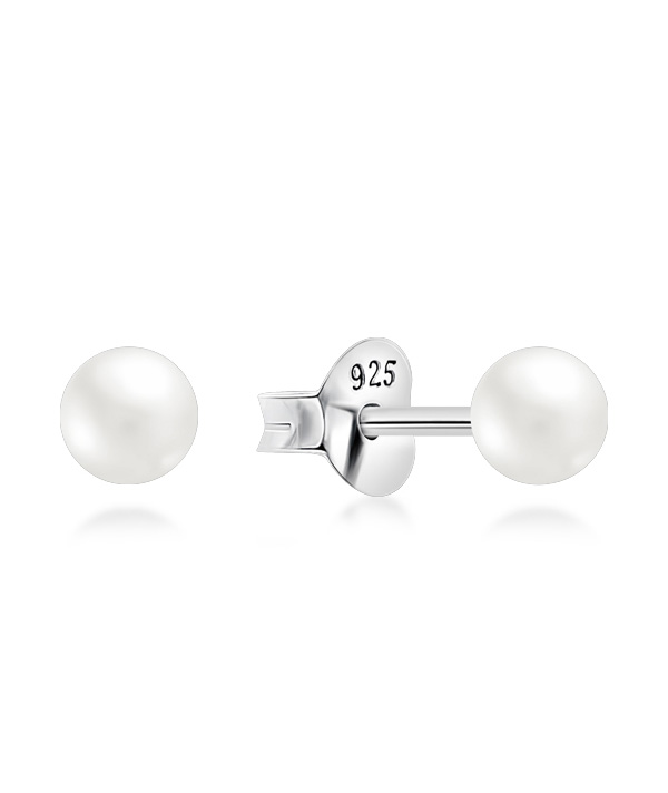 925 Sterling silver stud with synthetic pearl.