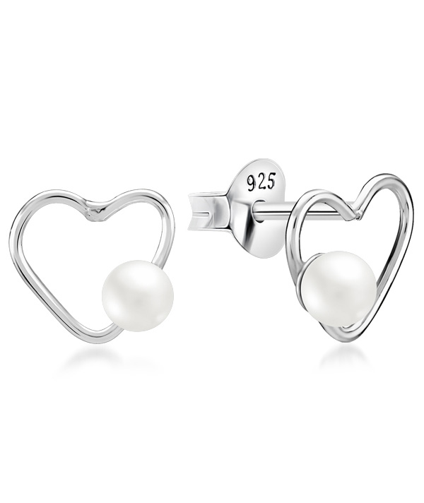 925 Sterling silver stud with synthetic pearl.