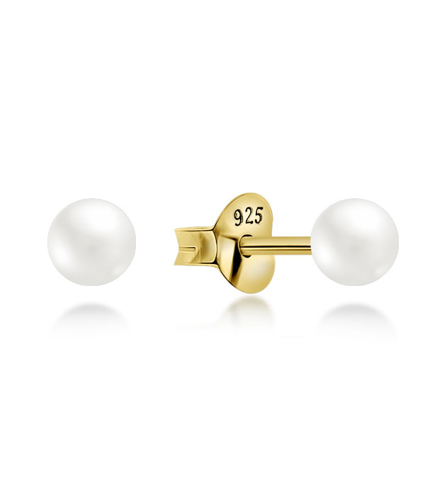Gold plated sterling silver stud withsynthetic pearl.