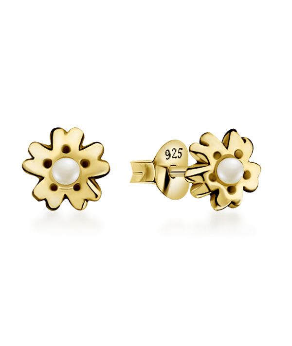 Gold plated sterling silver stud with synthetic pearl.