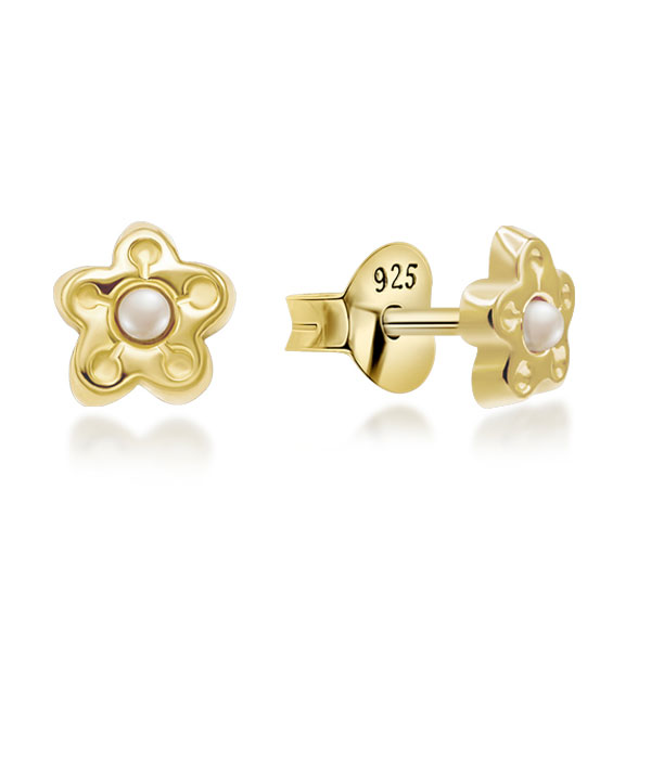 Gold plated sterling silver stud with synthetic pearl.