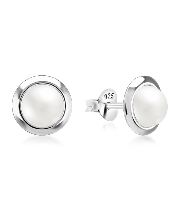 925 Sterling silver stud with synthetic pearl.