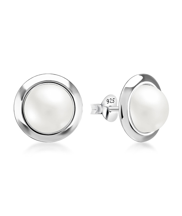 925 Sterling silver stud with synthetic pearl.