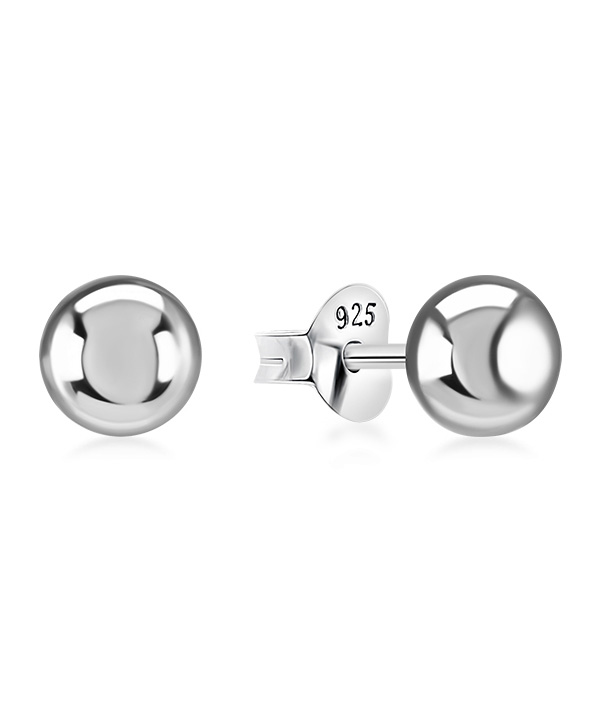 Plain 925 Sterling silver stud earring.