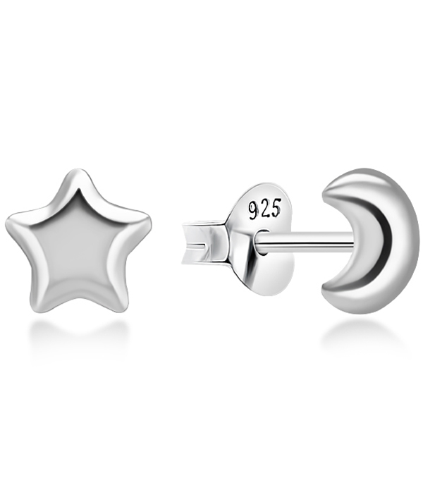 Plain 925 Sterling silver stud earring.