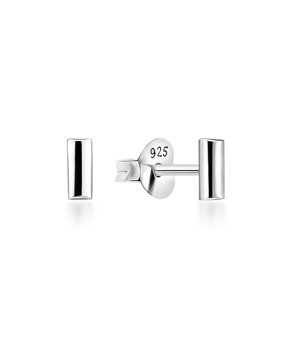 Plain 925 Sterling silver stud earring.