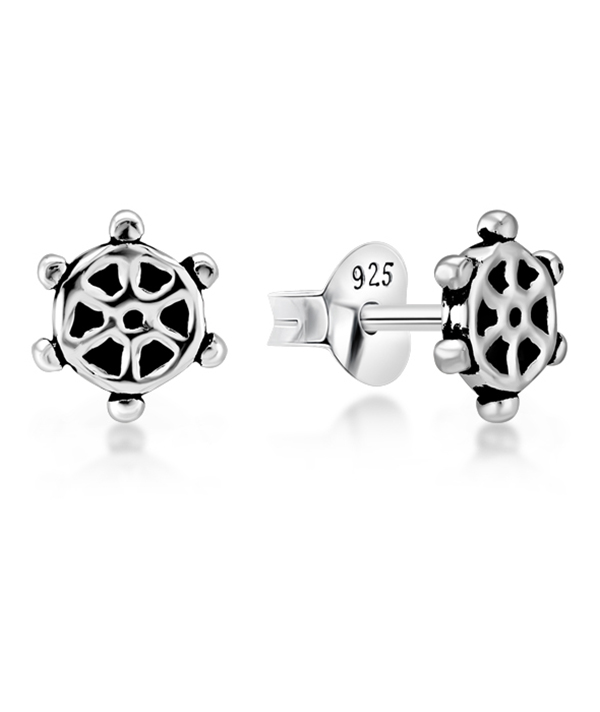 Plain 925 Sterling silver stud earring.