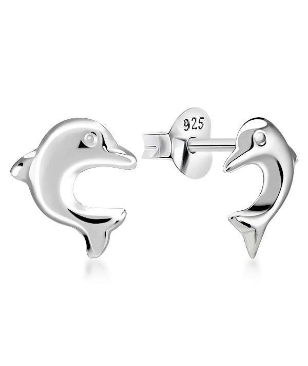 Plain 925 Sterling silver stud earring.