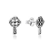 Plain 925 Sterling silver stud earring.