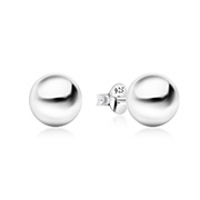 Plain 925 Sterling silver stud earring.