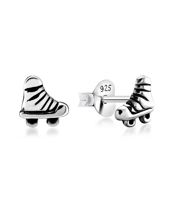 Plain 925 Sterling silver stud earring.